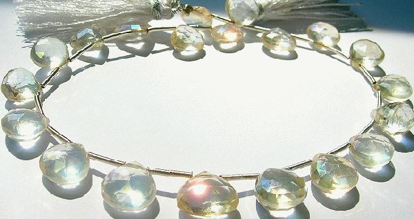 Design 3030: clear,rainboy moonstone briolettes beads