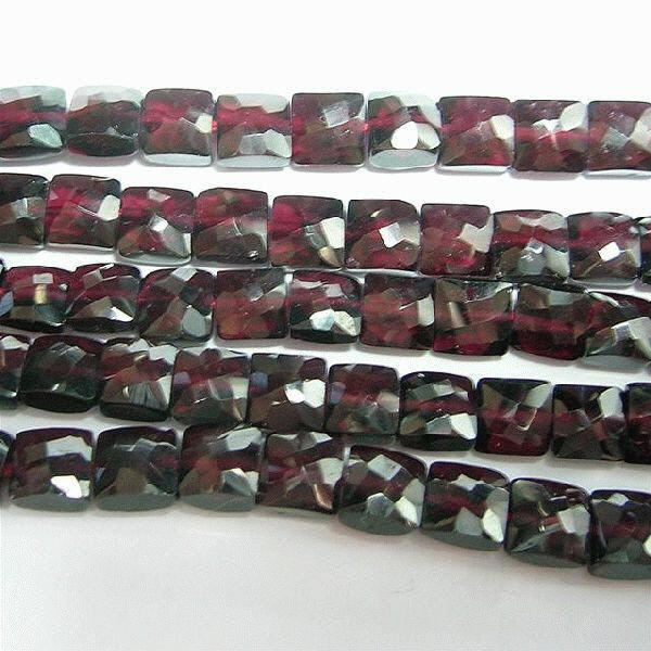 Design 3071: red garnet green faceted, square beads