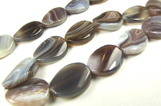 Design 5683: Gray botswana agate oval beads