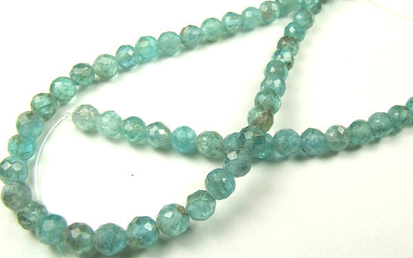 Design 5689: Green apatite faceted beads