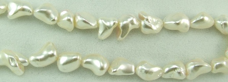 Design 5806: White mother-of-pearl chips beads