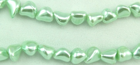 Design 5807: Green mother-of-pearl beads