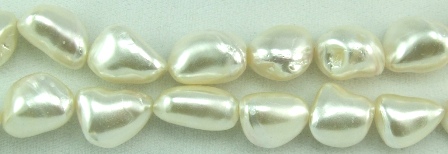 Design 6067: white mother-of-pearl nuggets beads
