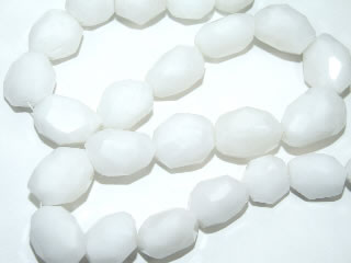 Design 6836: white crystal faceted beads