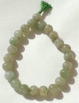 Design 592: green aventurine stretch bracelets