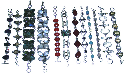 Design 7651: White, Blue, Red bulk lots bracelets