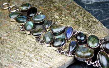 Design 8141: green labradorite bracelets
