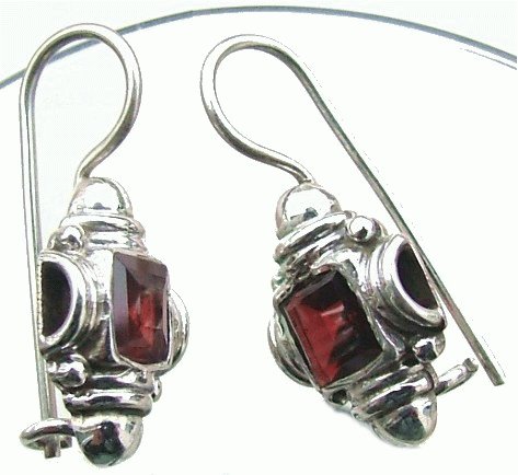 Design 1056: red garnet earrings