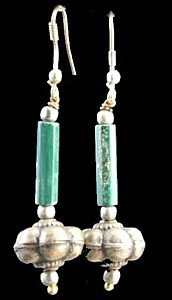 Design 1450: green malachite ethnic earrings