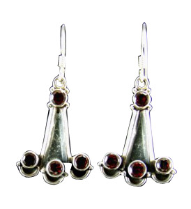 Design 1549: red garnet earrings