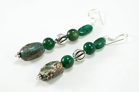 Design 17318: green multi-stone earrings