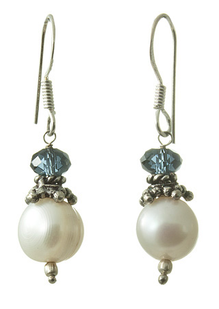 Design 17634: white pearl earrings