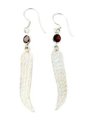 Design 21060: red garnet earrings