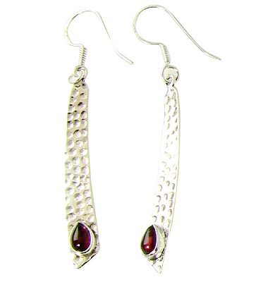 Design 21081: red garnet earrings