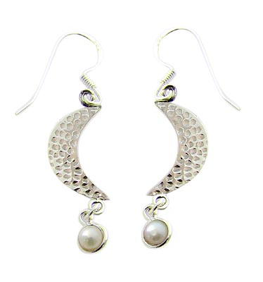 Design 21090: white pearl earrings
