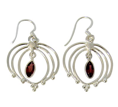 Design 21096: red garnet earrings