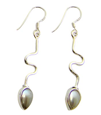 Design 21117: white pearl earrings