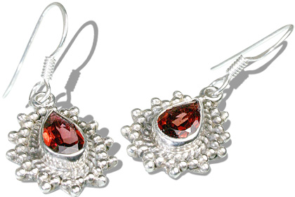 Design 6054: red garnet earrings