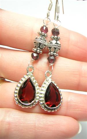 Design 6316: red garnet earrings