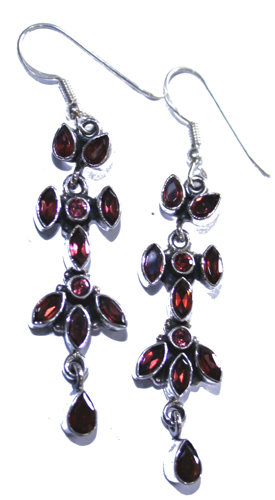 Design 7689: Red garnet earrings