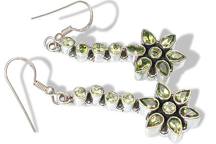 Design 7827: green peridot earrings