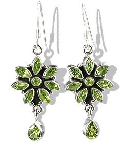 Design 7850: green peridot flower earrings
