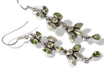 Design 7853: green peridot earrings