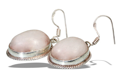 Design 7909: White moonstone earrings