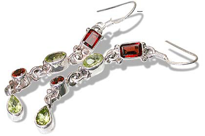 Design 806: green,red garnet earrings