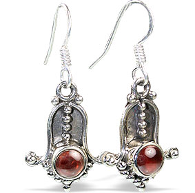 Design 825: red garnet earrings