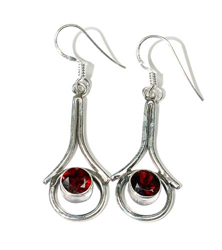Design 8611: red garnet earrings