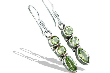 Design 8867: green peridot earrings
