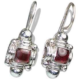 Design 8870: red garnet earrings