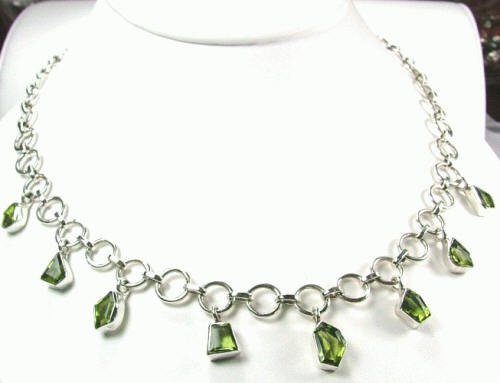 Design 1009: green peridot choker necklaces
