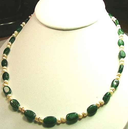 Design 106: green,white pearl simple-strand necklaces