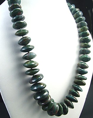 Design 1498: green bloodstone chunky necklaces