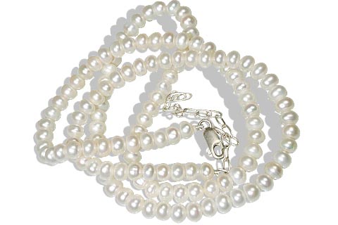 Design 215: white pearl necklaces
