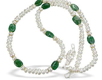 Design 239: green,white pearl necklaces