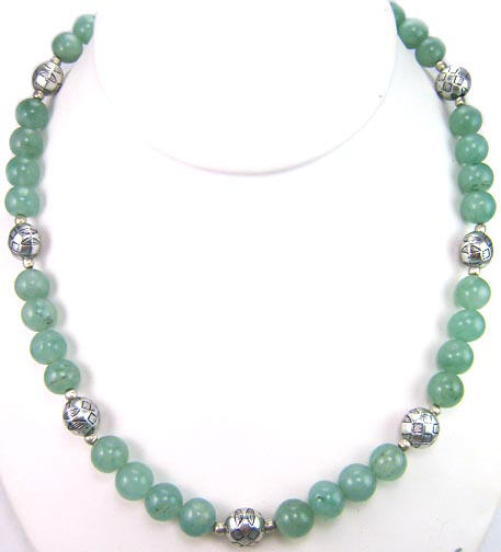 Design 5501: green aventurine necklaces