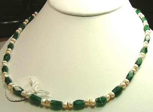 Design 552: Green pearl necklaces
