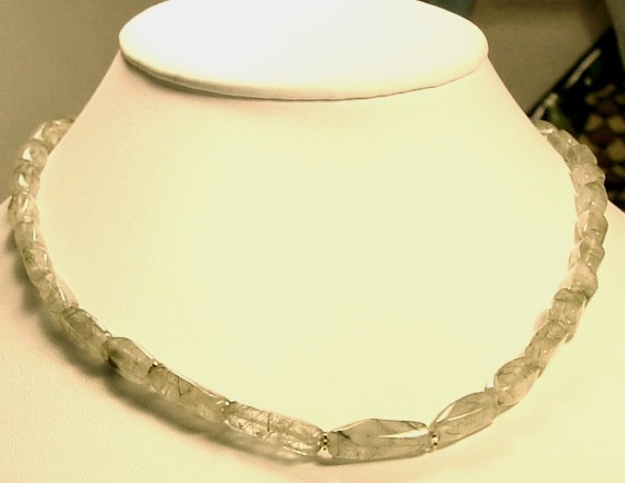 Design 684: green rotile necklaces