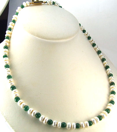 Design 7203: green,white pearl necklaces