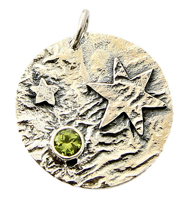 Design 21175: green peridot pendants