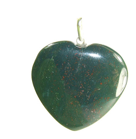 Design 7325: green bloodstone heart pendants