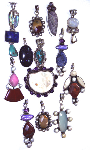 Design 7641: Rust, White, Purple bulk lots pendants