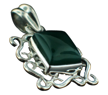 Design 8893: green onyx pendants