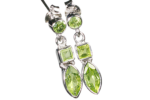 Design 10081: Green peridot post earrings