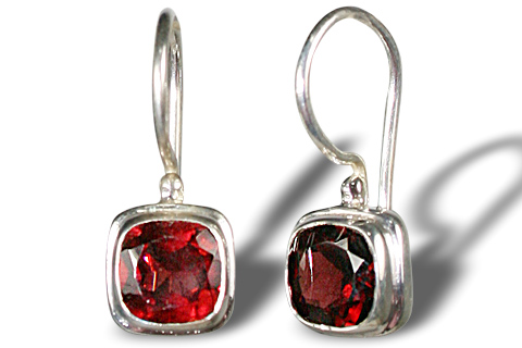 Design 10411: red garnet earrings