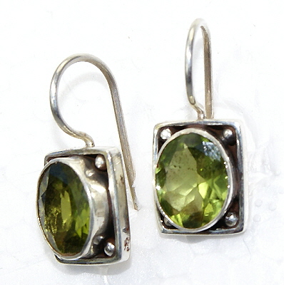 Design 10984: green peridot earrings