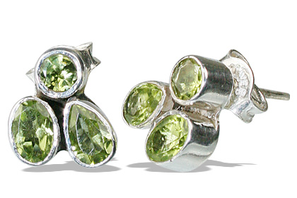 Design 11243: green peridot post earrings